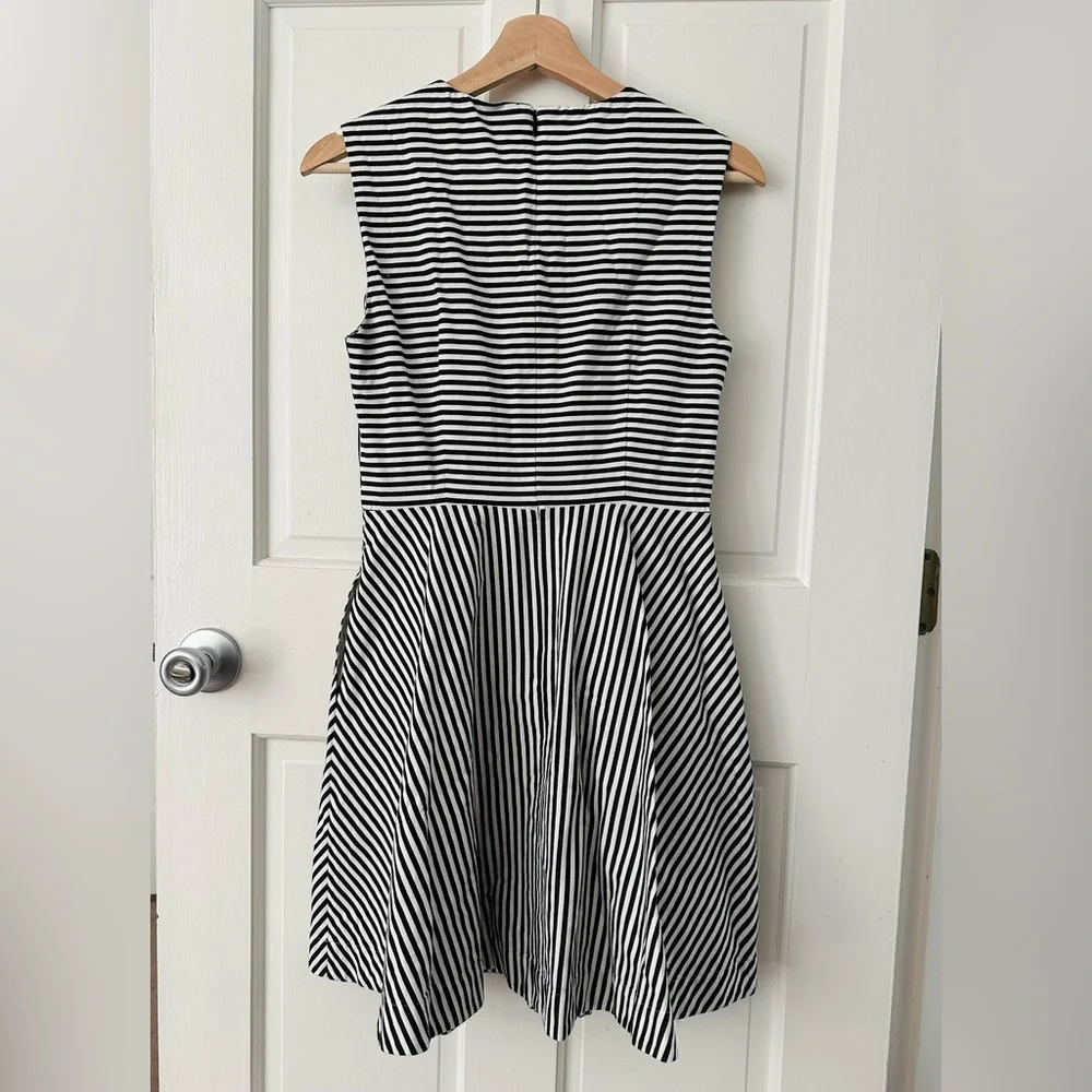 Kate Spade Saturday Black & White Striped Fit & Flare Sleeveless Dress Size 2